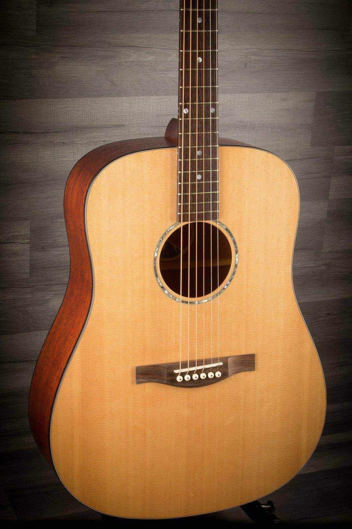Eastman PCH1-D - Solid Sitka Spruce top