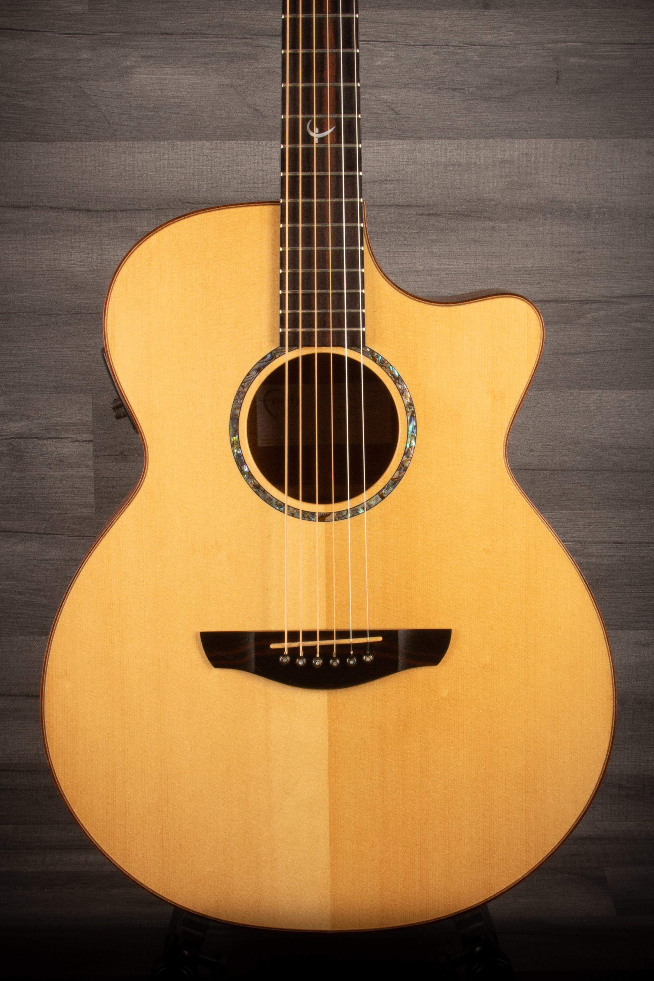 USED - Faith FV Venus gloss top cutaway, Shadow preamp