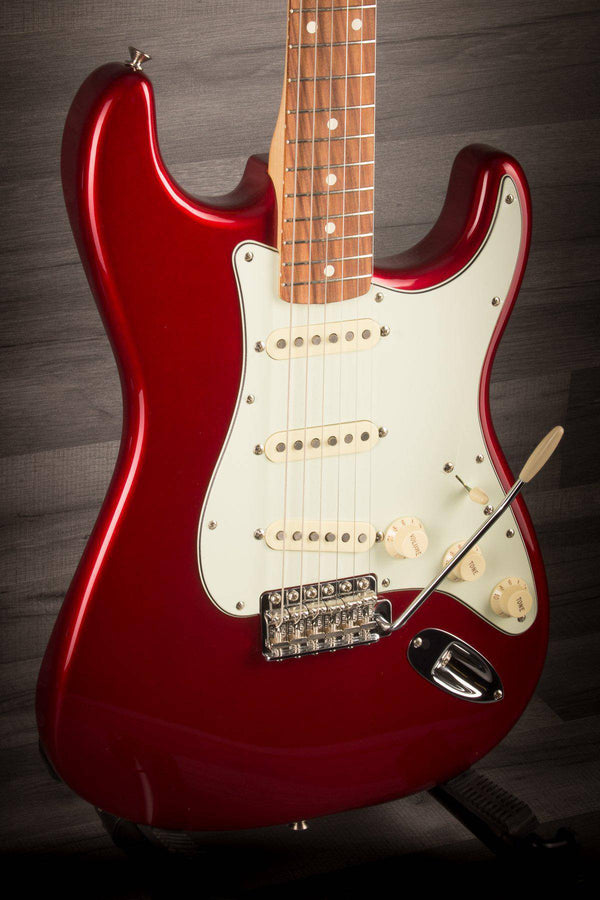 Fender - Classic Series 60'S Stratocaster (Candy Apple Red) - MusicStreet