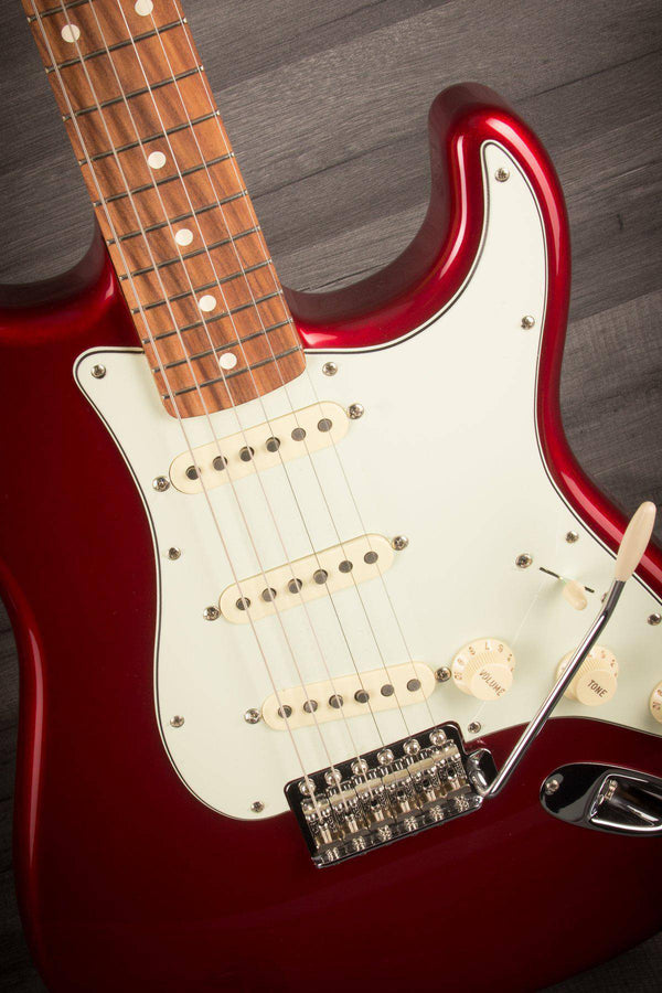 Fender - Classic Series 60'S Stratocaster (Candy Apple Red) - MusicStreet