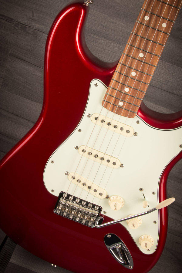 Fender - Classic Series 60'S Stratocaster (Candy Apple Red) - MusicStreet