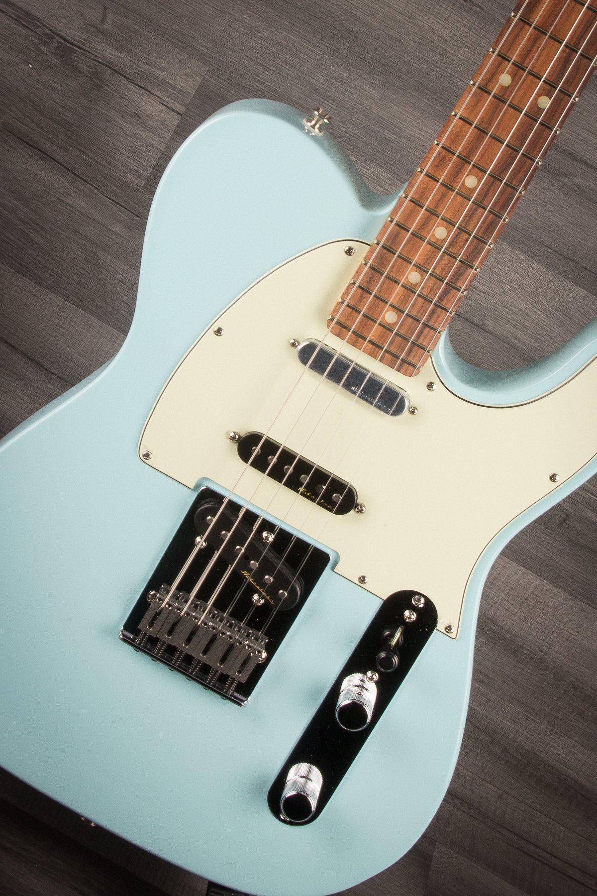 Fender Deluxe Nashville Telecaster in Daphne Blue - MusicStreet