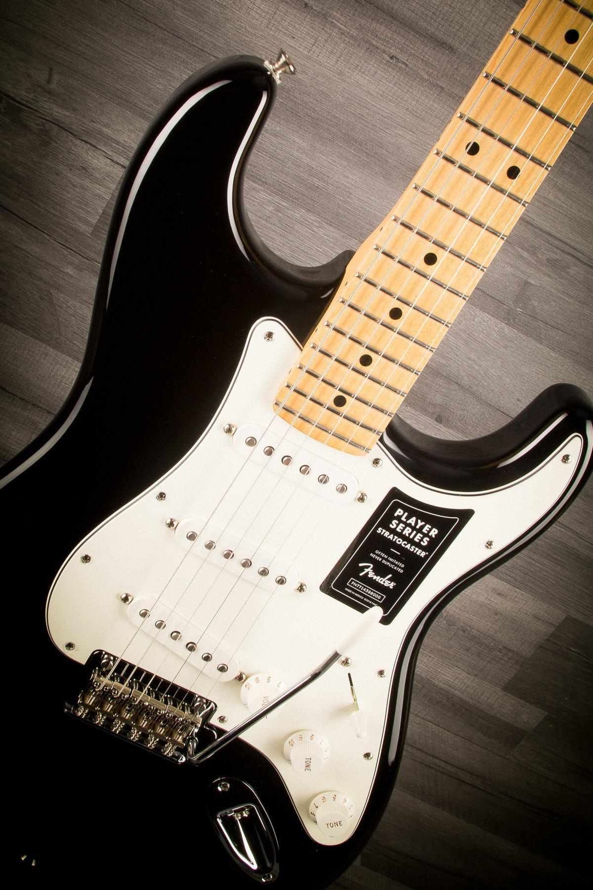 Fender Player Stratocaster - Black / Maple