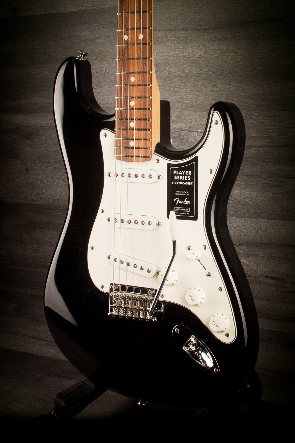Fender Electric Guitar Fender Player Stratocaster - Black / Pau Ferro