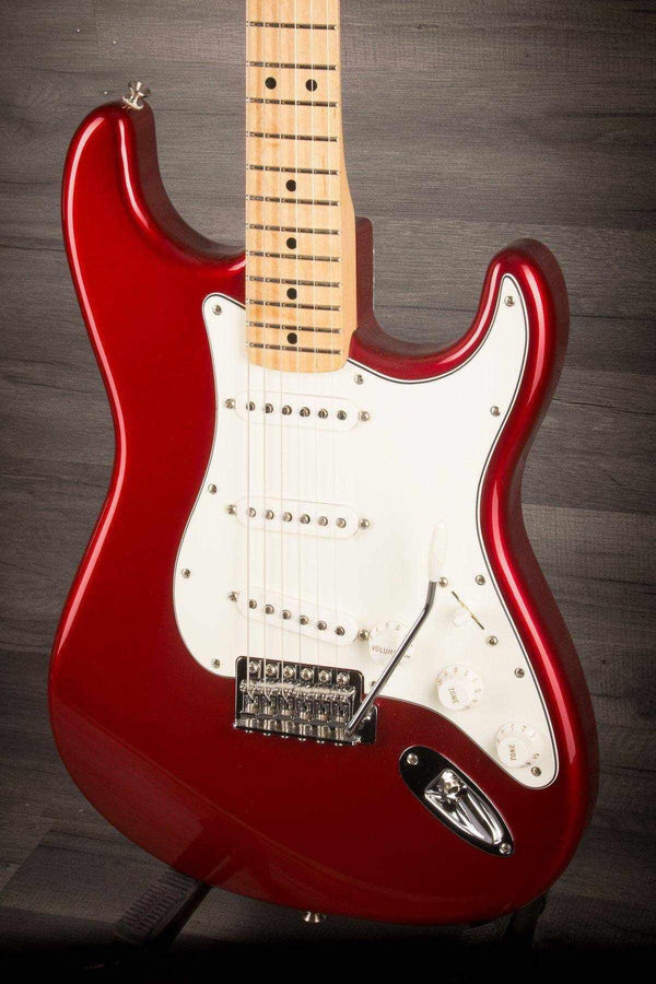 Fender - Standard Stratocaster Candy Apple Red Maple Neck