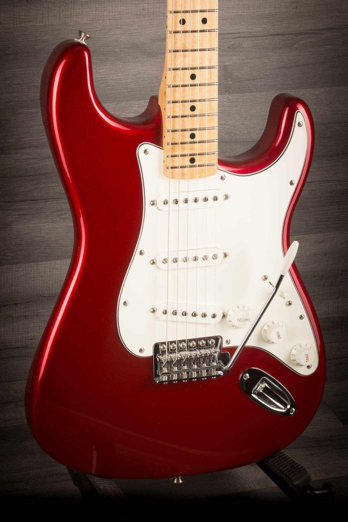 Fender - Standard Stratocaster Candy Apple Red Maple Neck