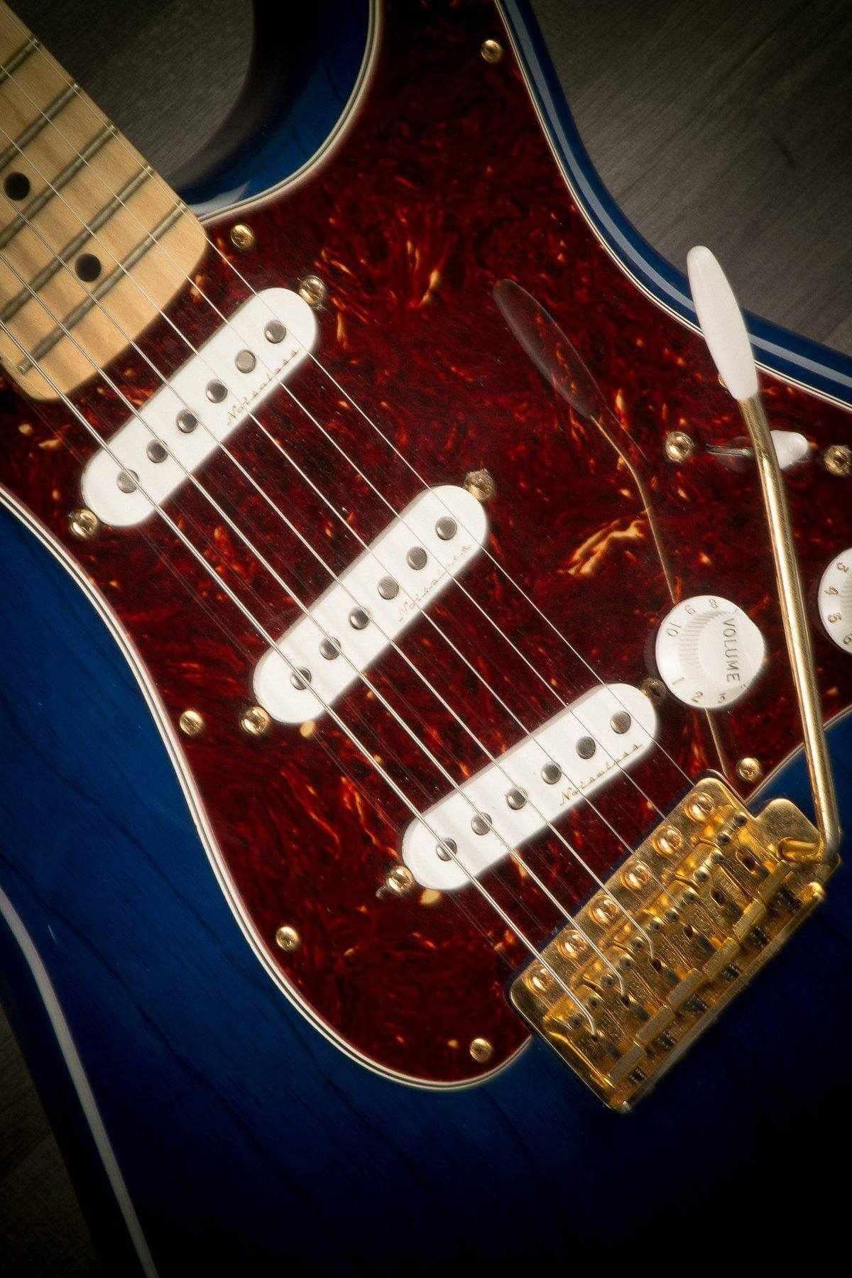 USED - Fender 2014 Mexican Deluxe Player Stratocaster - Sapphire Blue