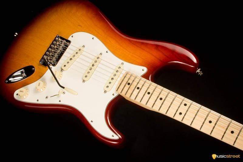 USED - Fender American Pro Strat Maple Neck - Sienna Sunburst