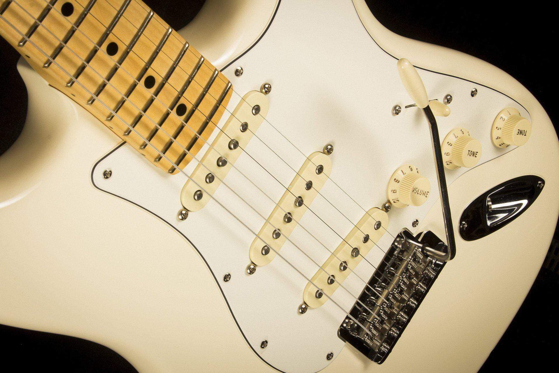 USED - Fender American Pro Stratocaster Maple Neck, Olympic White