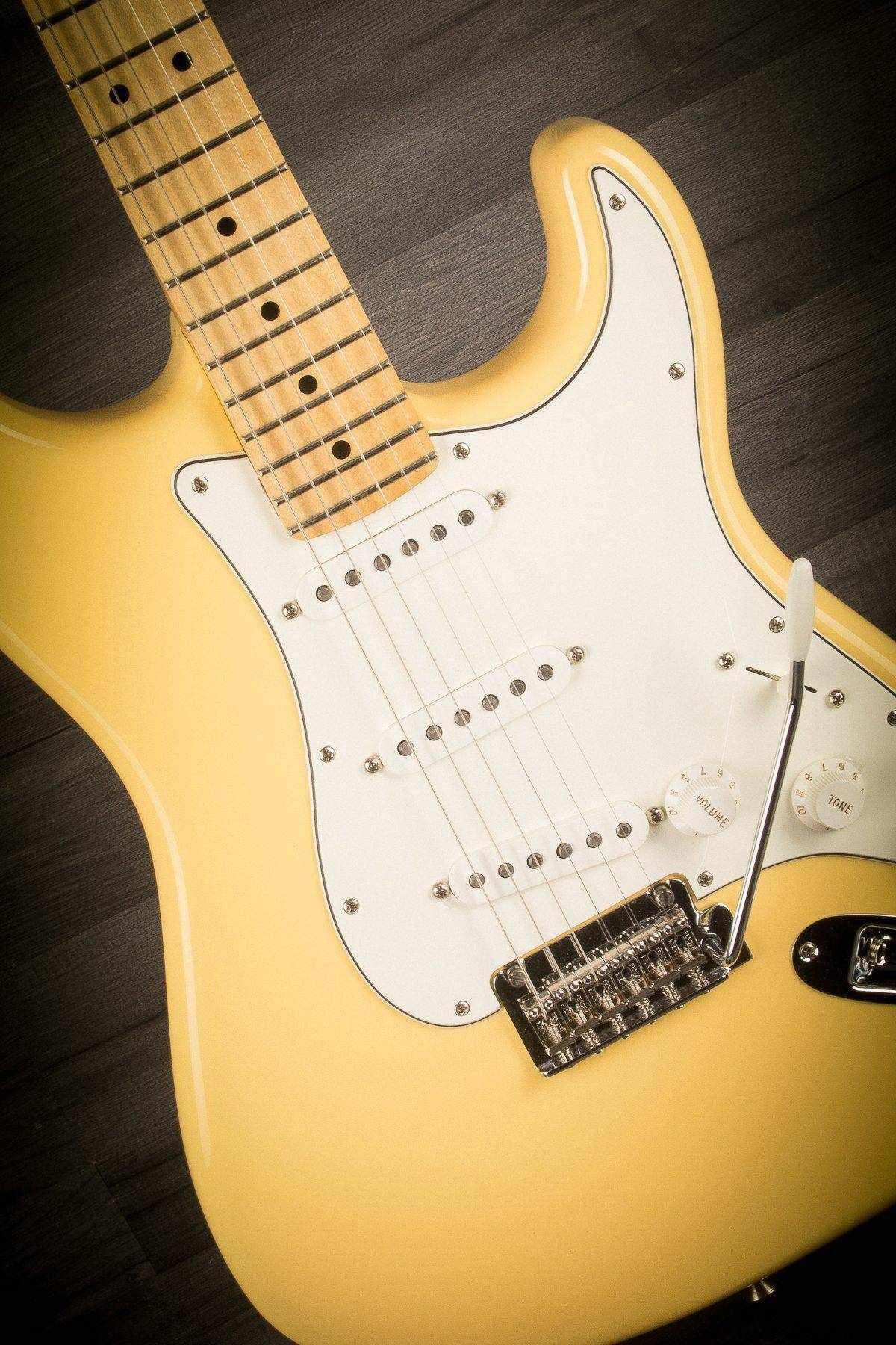 USED - Fender Player Series Stratocaster - Buttercream