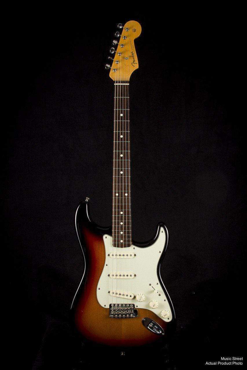 USED - Fender Vintage Reissue '62 Stratocaster (Sunburst)