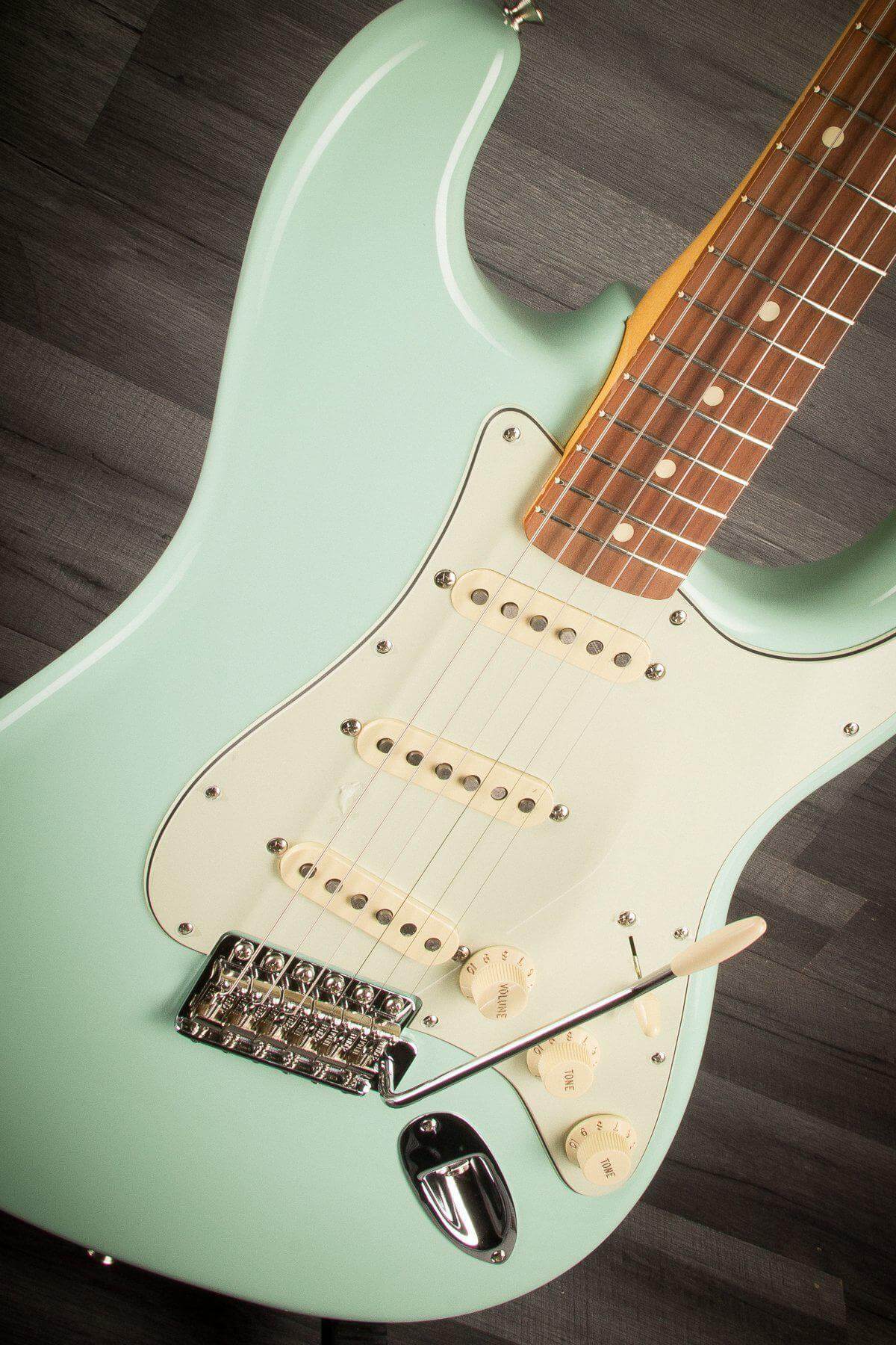 USED - Fender Vintera '60s Stratocaster Surf Green