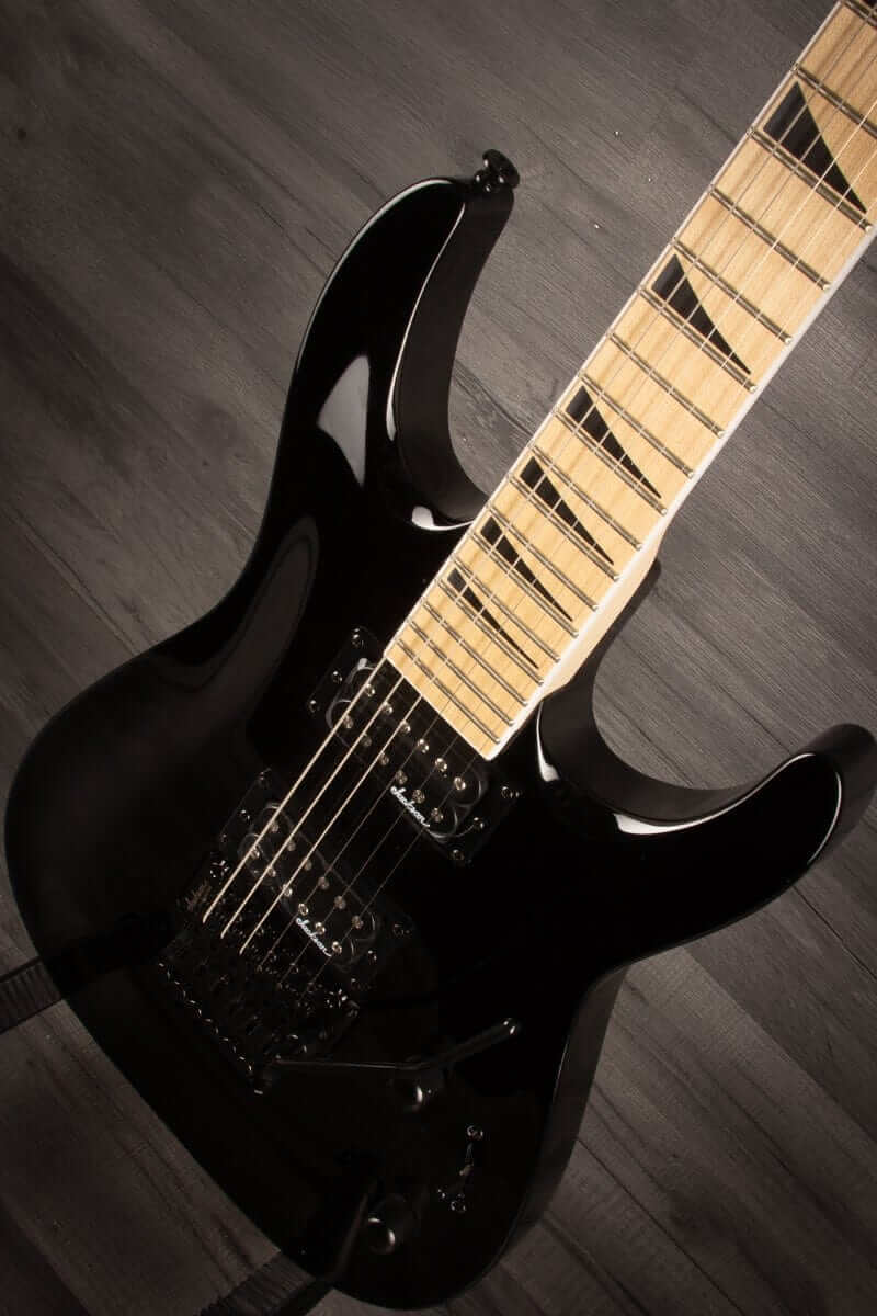 Jackson JS32 DKA-M Dinky - Gloss Black