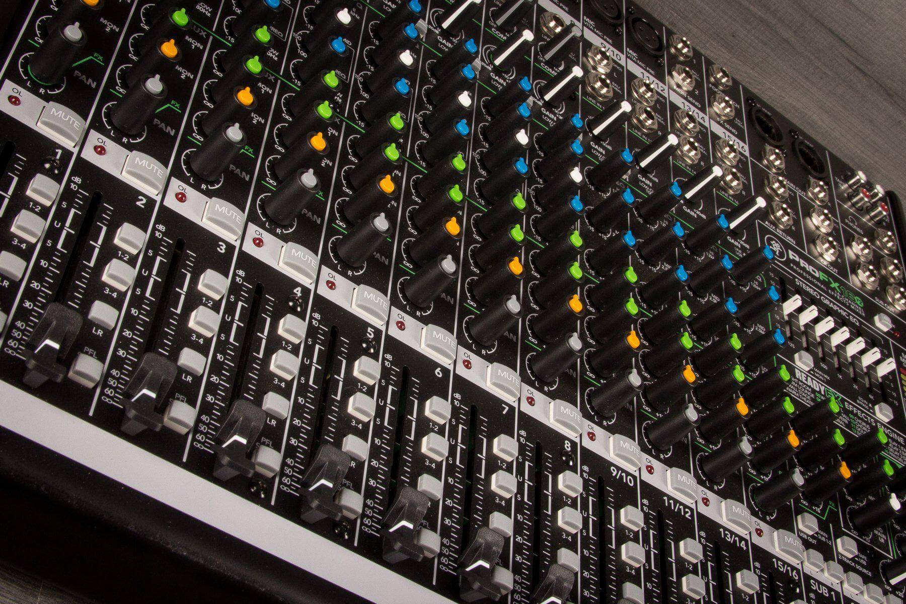 USED - Mackie ProFX16v2 Mixer