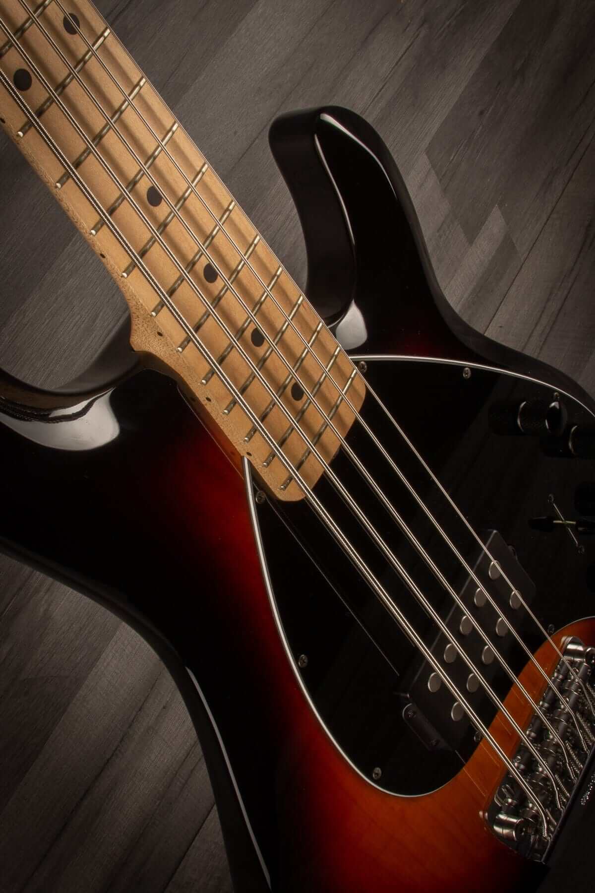 USED Music Man Stingray 5 Sunburst