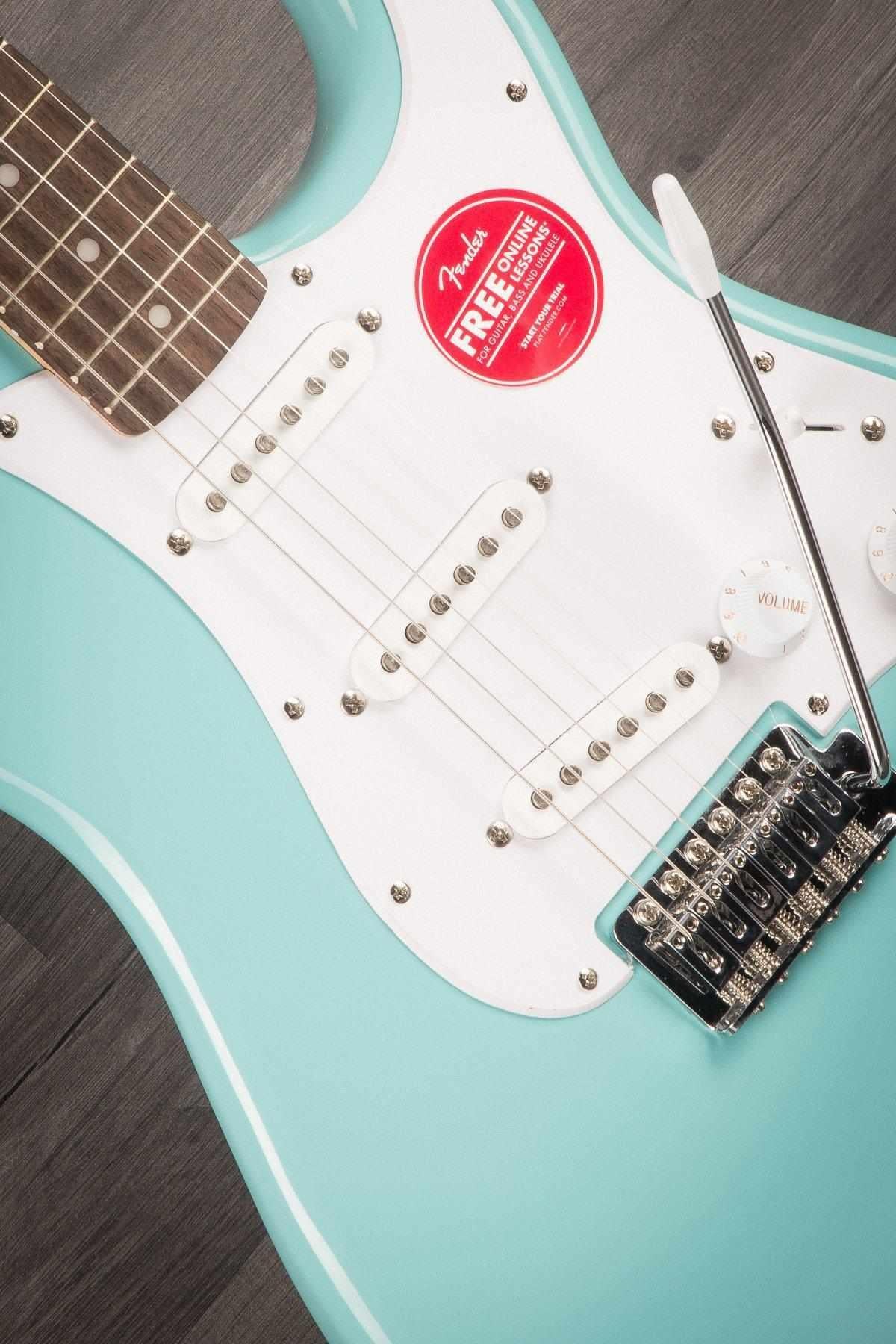 Squier Bullet Stratocaster Tropical Turquoise