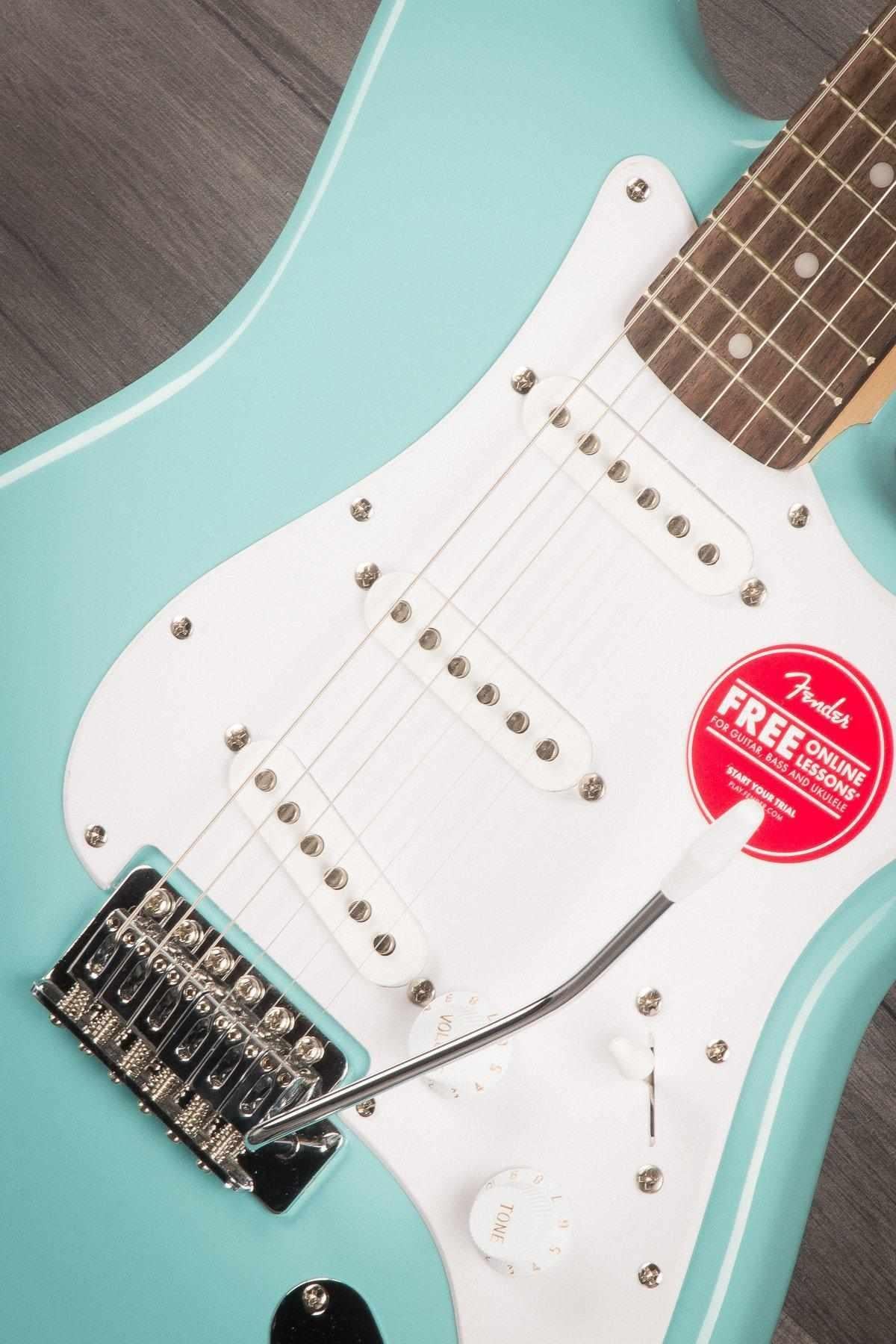 Squier Bullet Stratocaster Tropical Turquoise