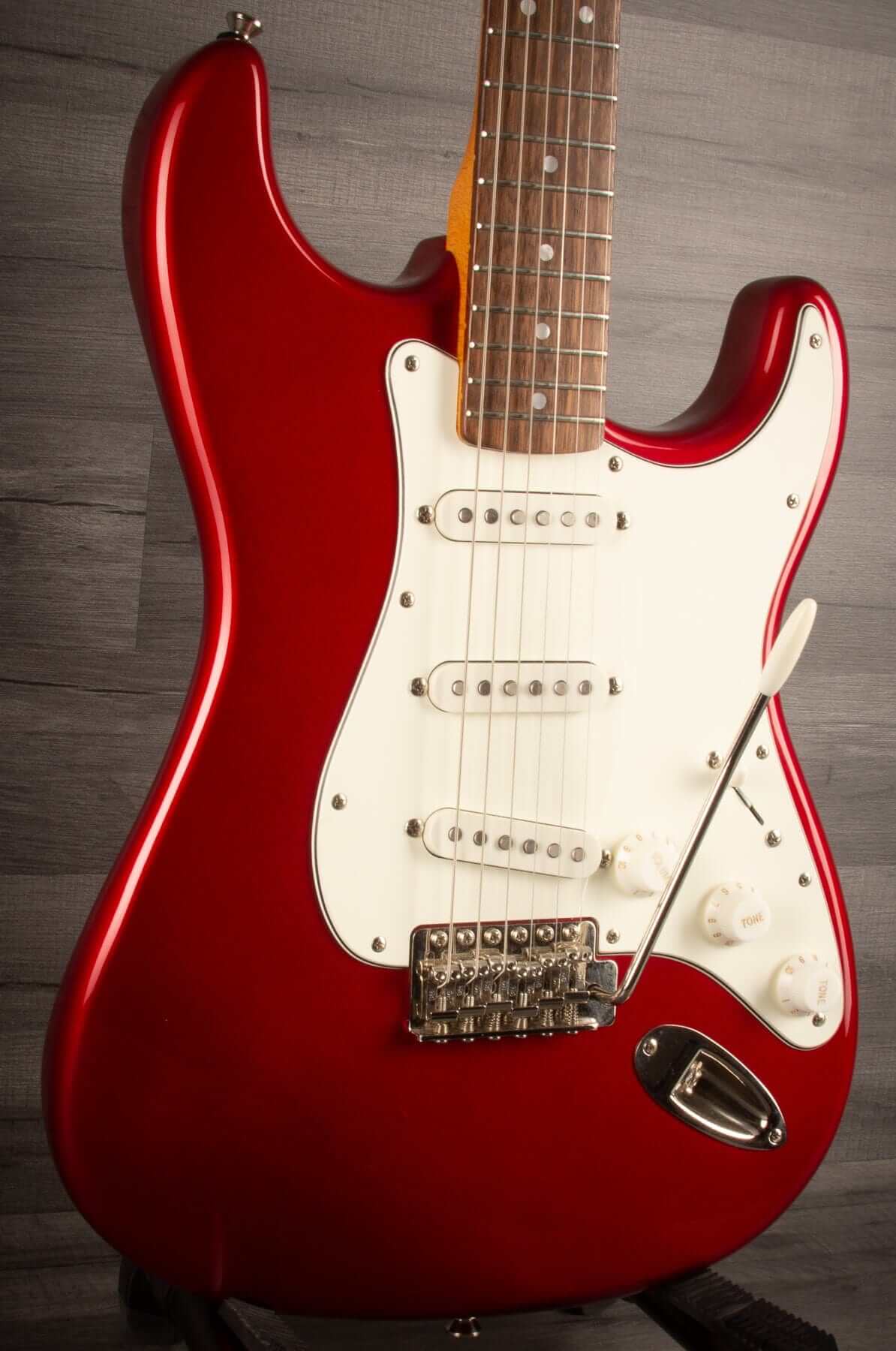 USED - Squier Classic Vibe '60s Stratocaster Candy Apple Red (Highwood saddles)