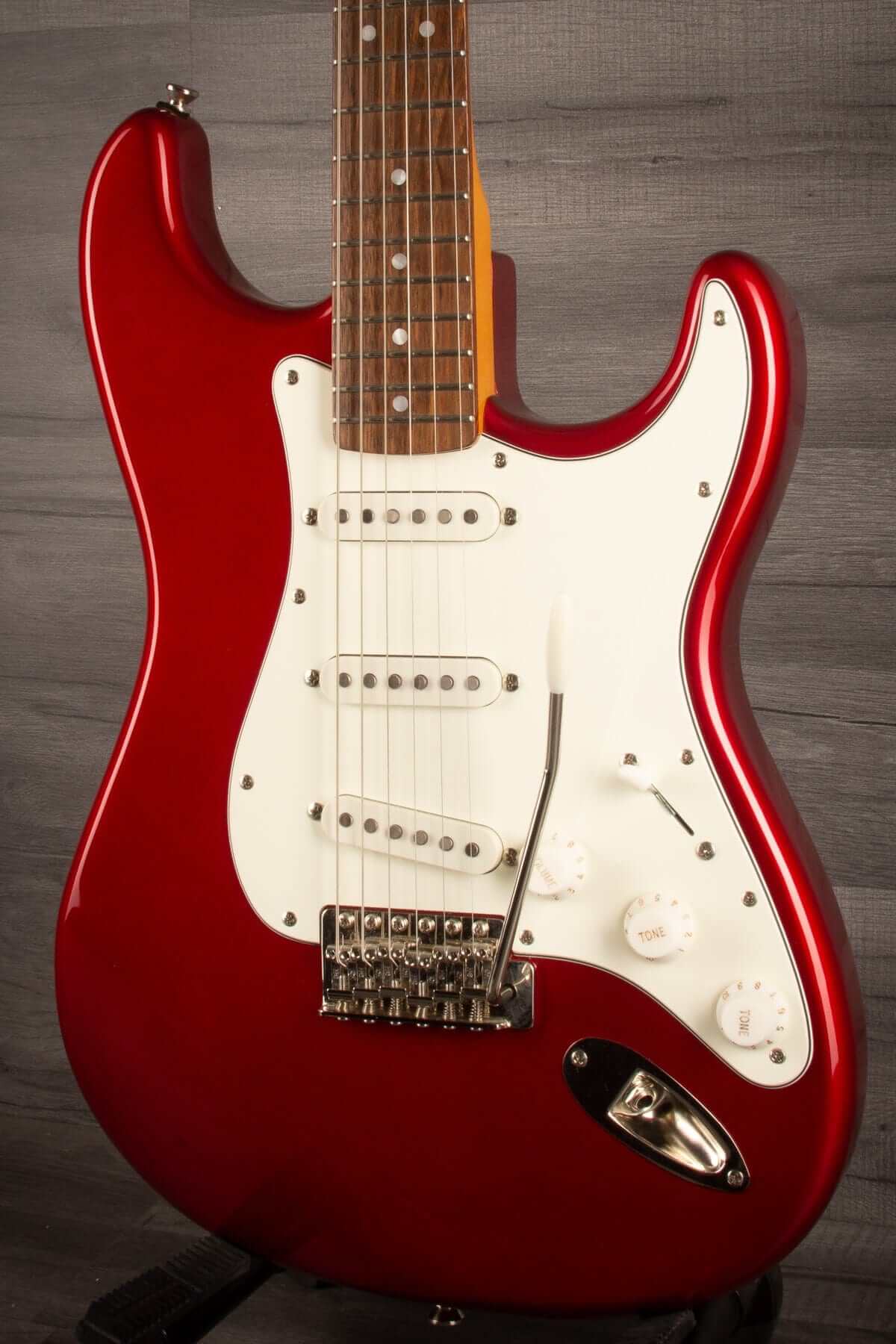 USED - Squier Classic Vibe '60s Stratocaster Candy Apple Red (Highwood saddles)