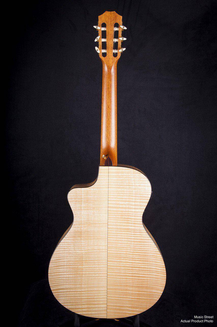 USED- Taylor Ns6 Nylon Electro Guitar 2002 Model