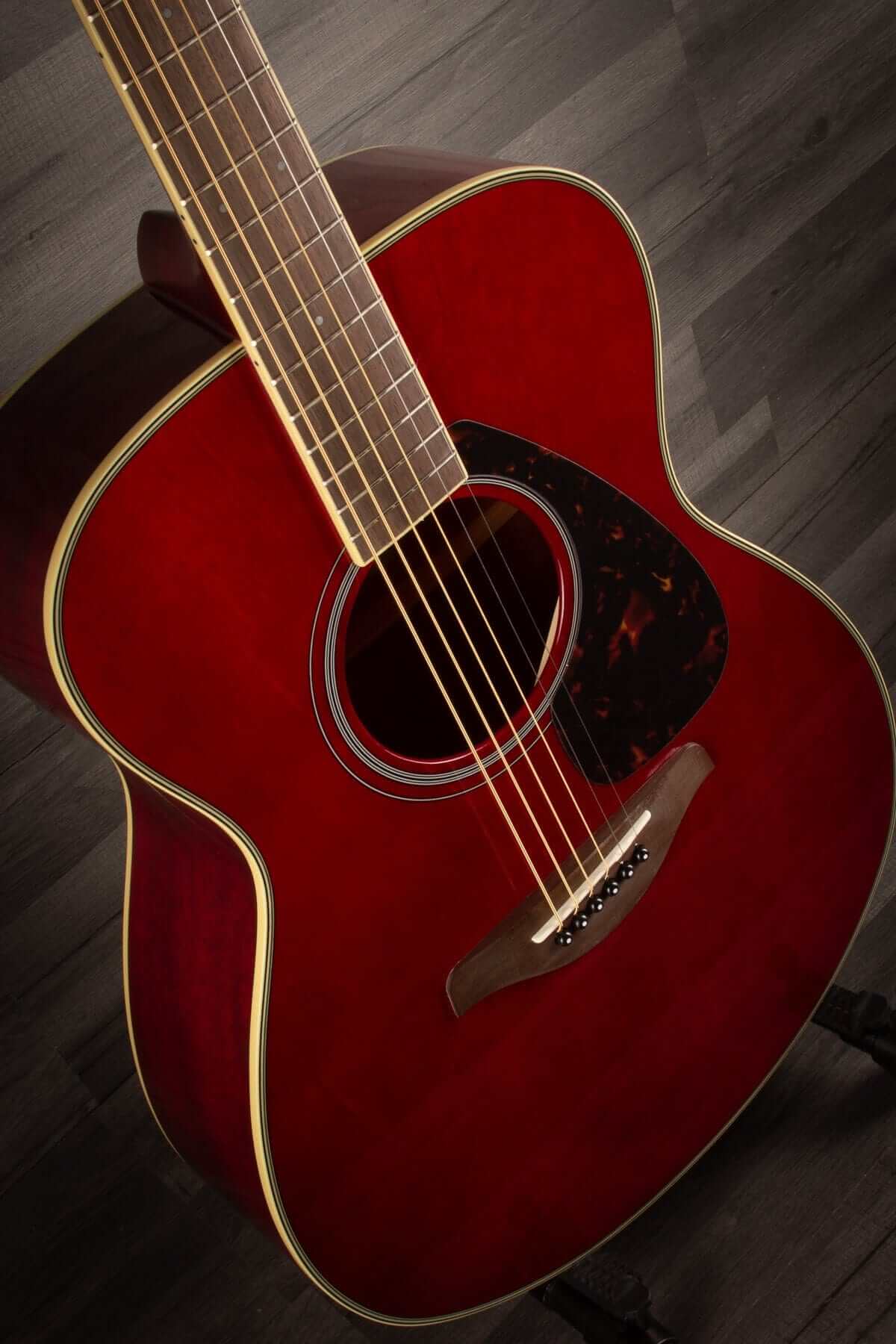 Yamaha FS820 - Ruby Red
