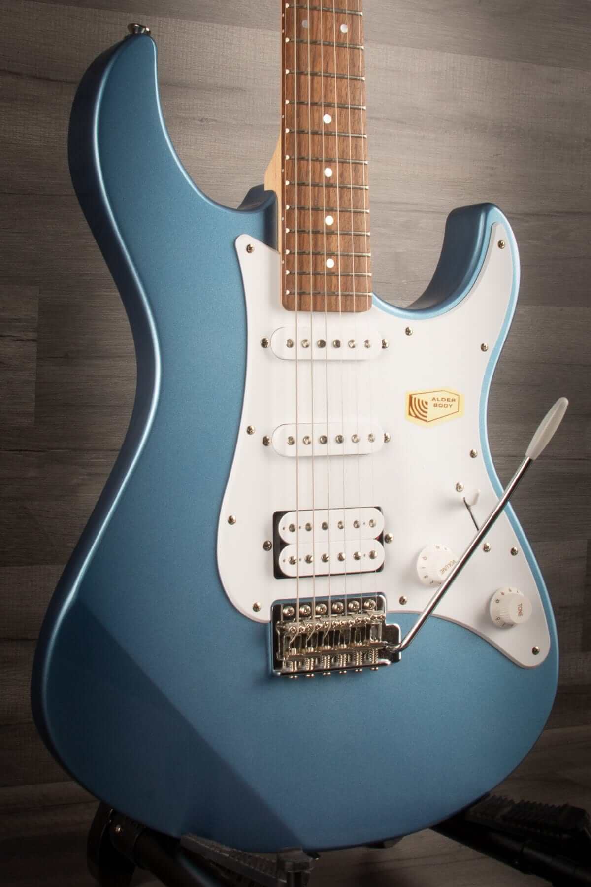 USED - Yamaha Pacifica 112J - Lake Placid Blue