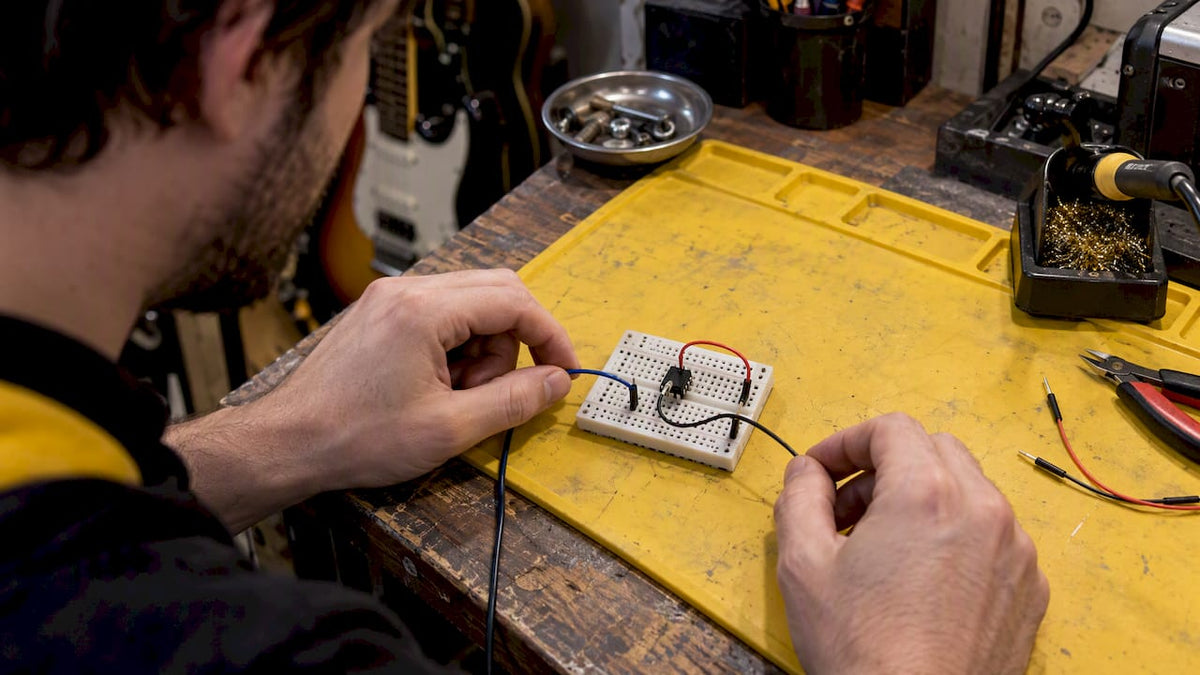 Op-amp voltage follower wired on breadboard