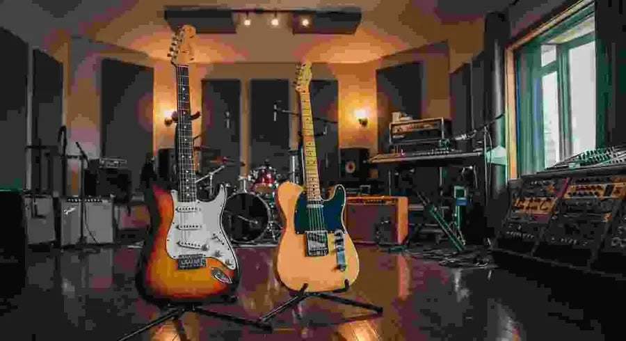 Stratocaster vs Telecaster: Which Fender Icon is Right for You? - MusicStreet