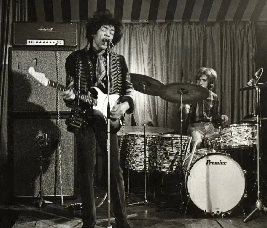 Jimi Hendrix Gear and Music: Defining His Iconic Sound – MusicStreet
