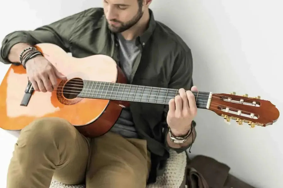 5 Essential Guitar Tips for Beginners - MusicStreet