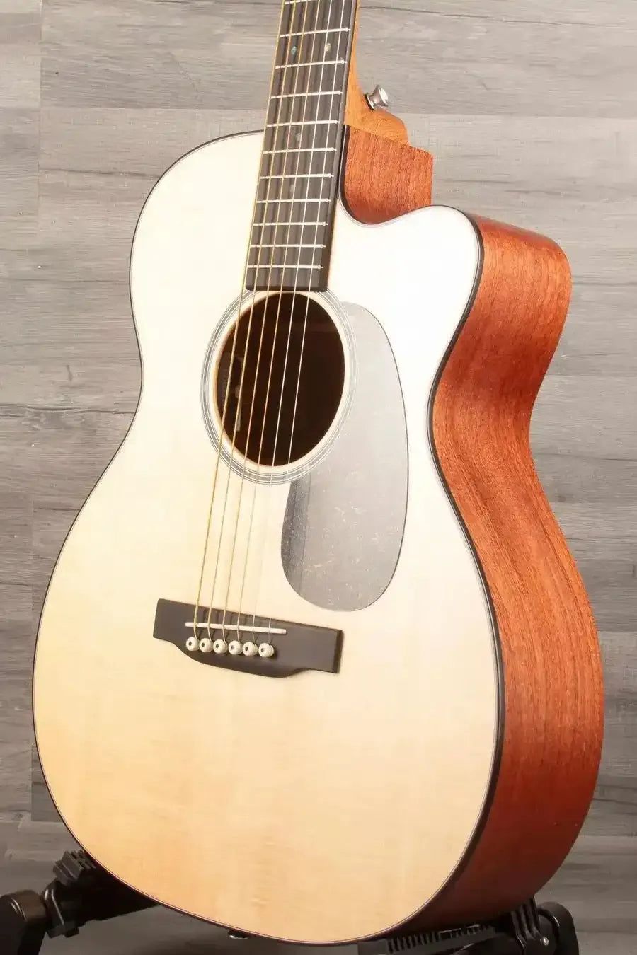 Martin - 000CJrE Electro Acoustic guitar - MusicStreet