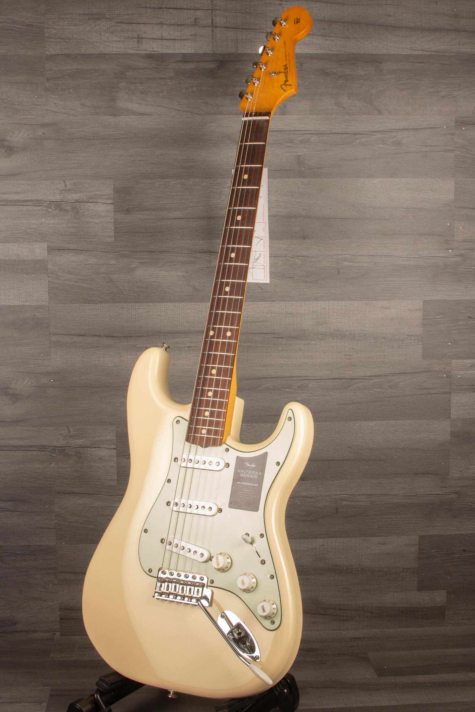 Fender Vintera® II '60s Stratocaster®, Rosewood Fingerboard RW, Olympic White