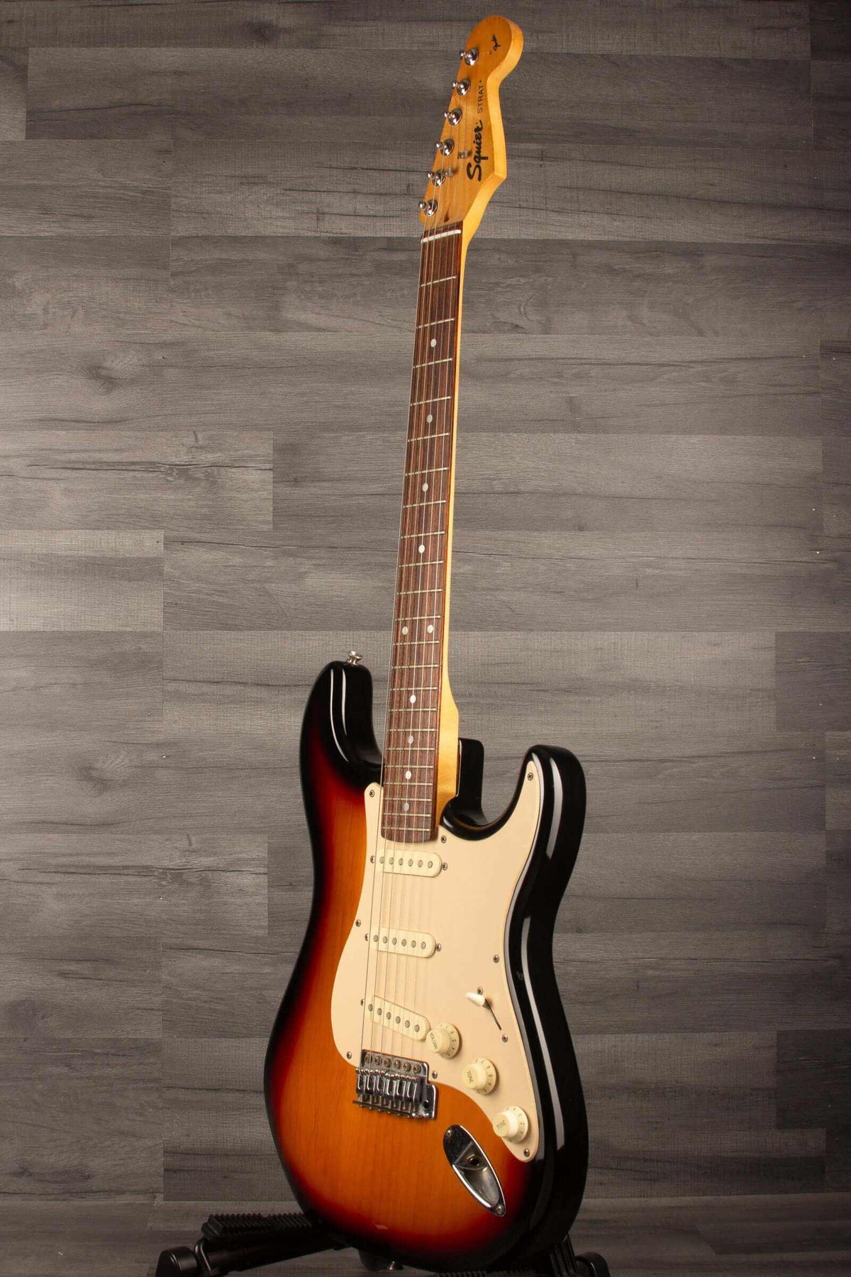 USED - Squier Stratocaster s/b in good condition with rosewood board and matte maple neck.
