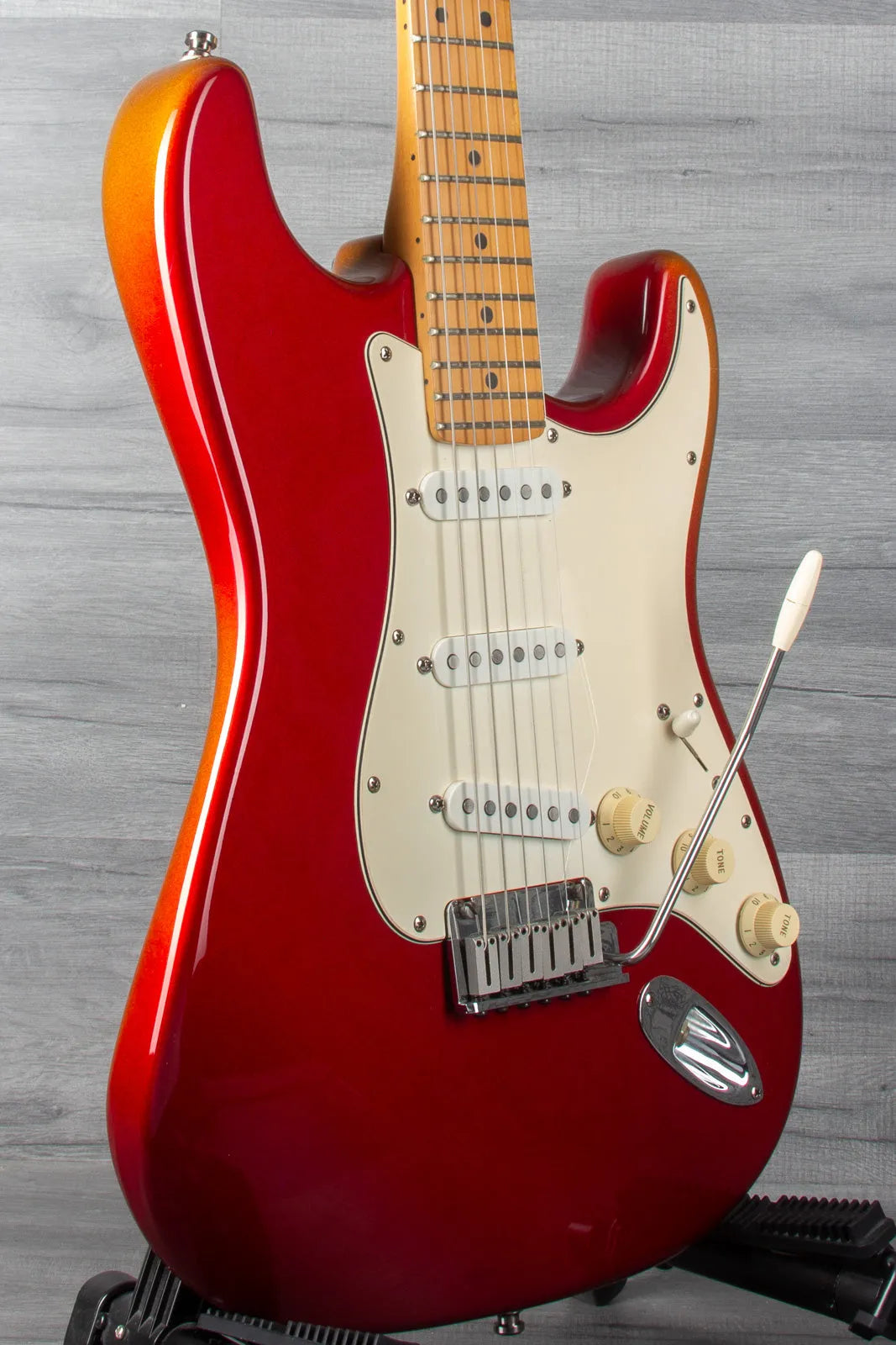 USED - 1995 Fender  American Standard Stratocaster, Maple Fingerboard, Candy Apple Red