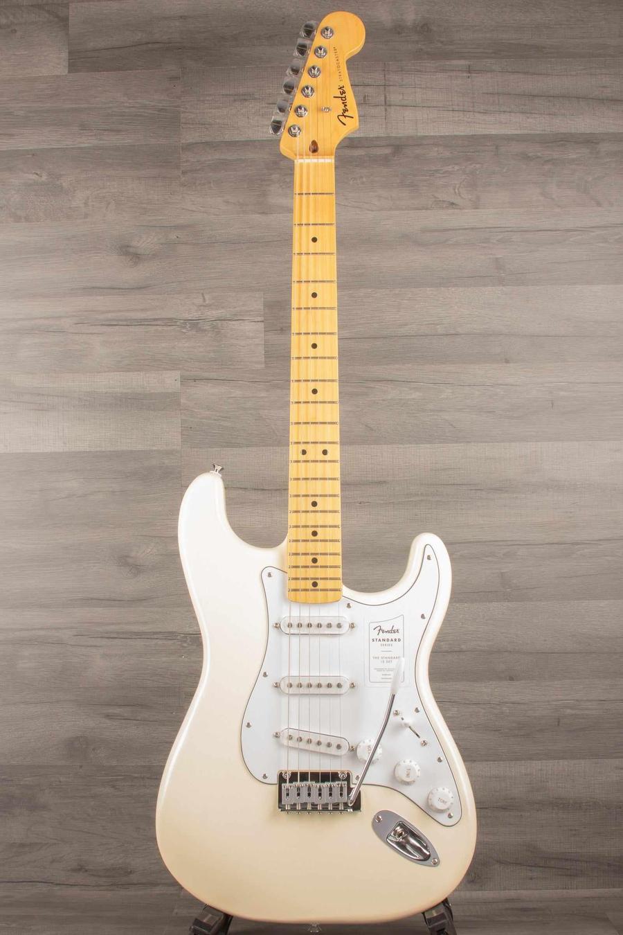 Fender Standard Stratocaster® Olympic white - MusicStreet