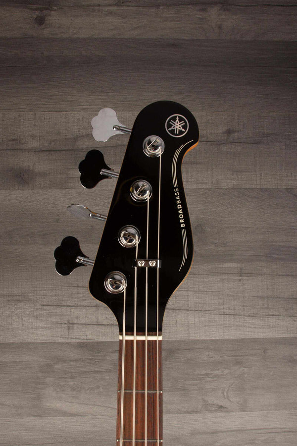 Yamaha BB P34 Pro Series Bass Guitar In Vintage White