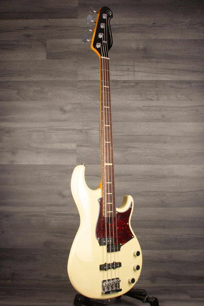 Yamaha BB P34 Pro Series Bass Guitar In Vintage White