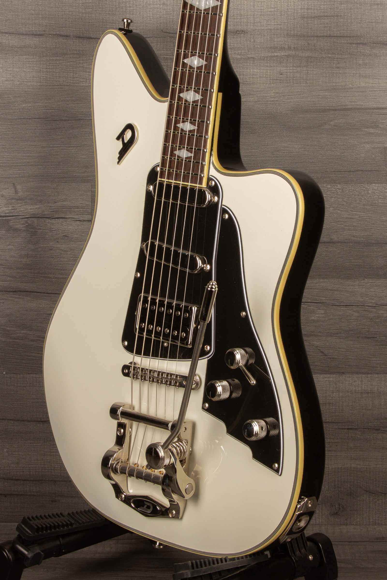 Duesenberg Paloma White Electric Guitar (Includes Hard Case)