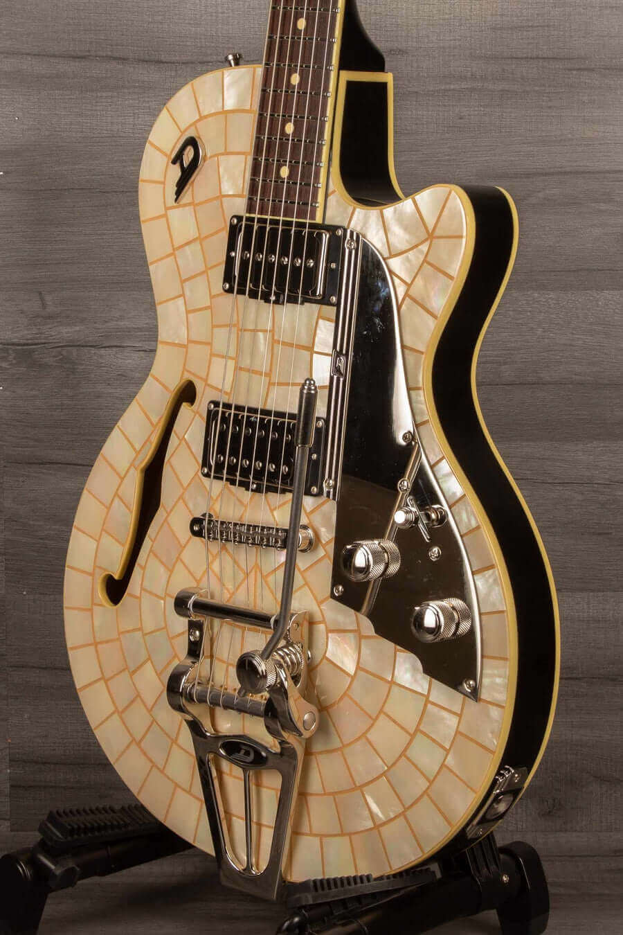 Duesenberg Starplayer Tv Ice Pearl With Hard Case | MusicStreet