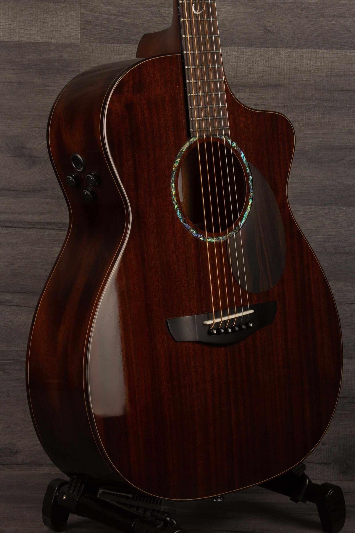 Faith LEGACY Dark Roast Series Earth CE Inc Case - MusicStreet
