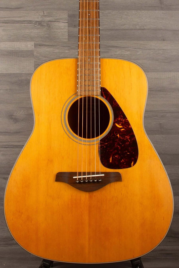 Yamaha - FG700MS acoustic guitar with a solid Sitka spruce top and Nato back and sides.