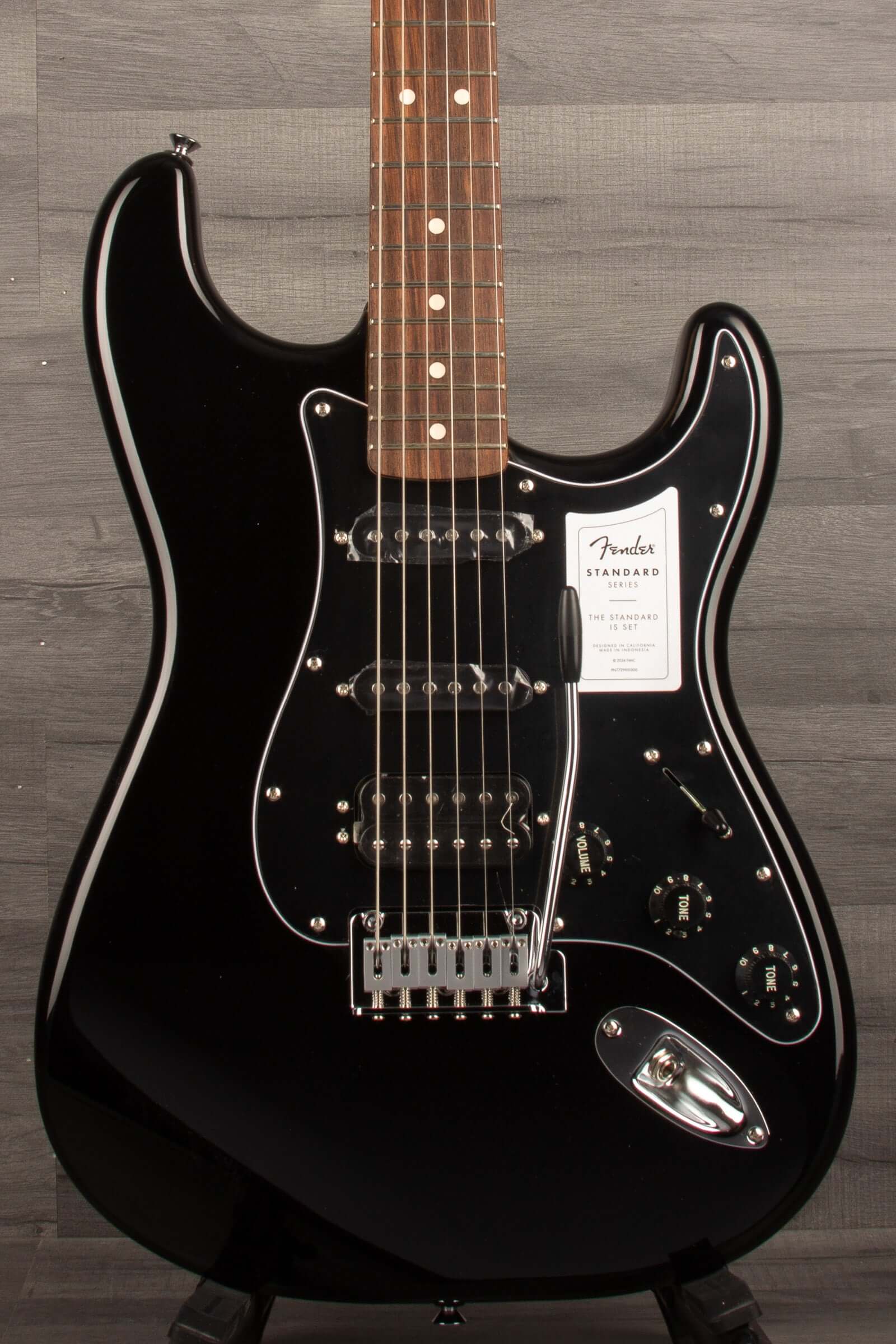 Fender Standard Stratocaster® HSS, Laurel Fingerboard, Black Pickguard, Black
