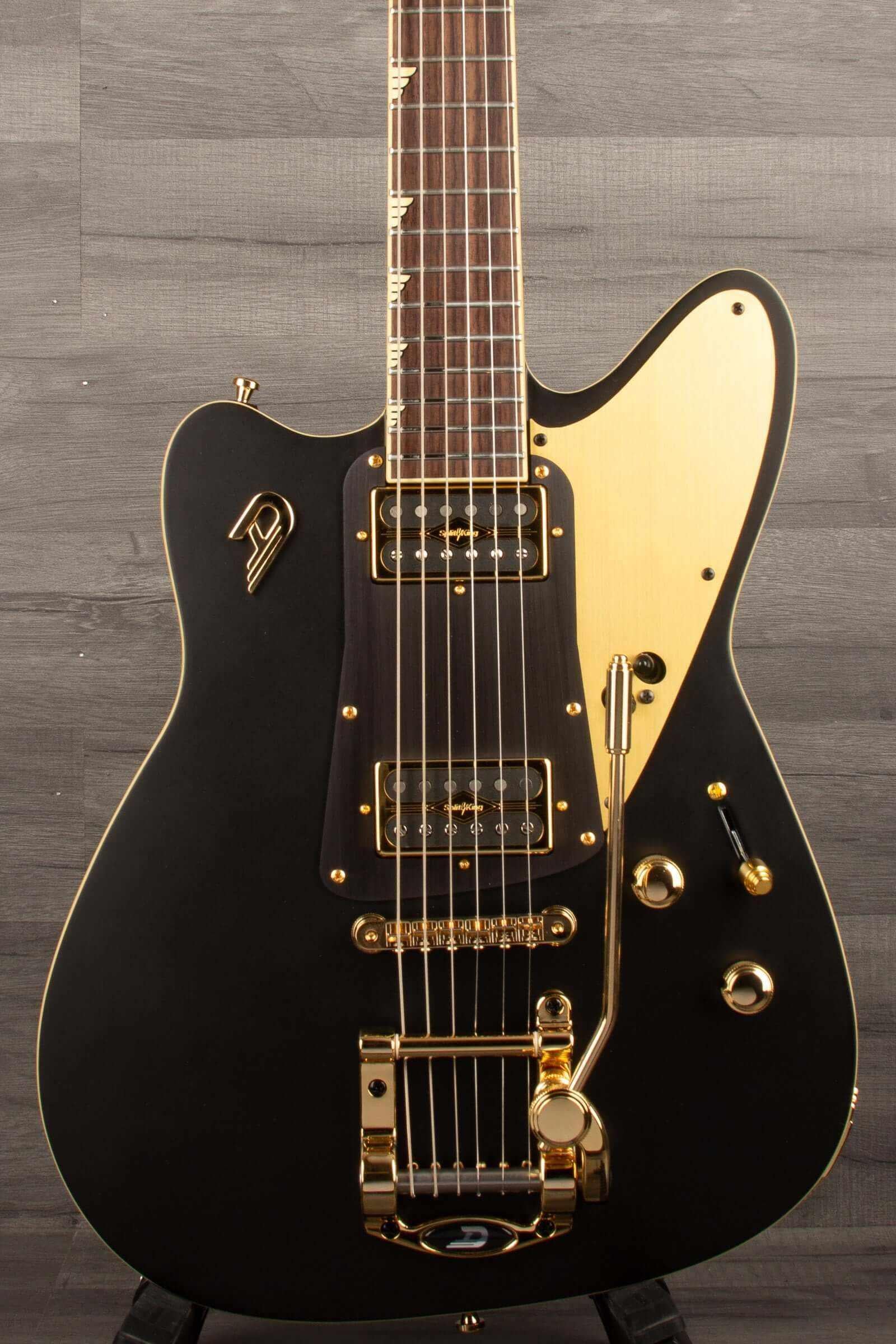 Duesenberg Falken Tremola , Electric Guitar - Matte Black featuring unique body shape and Split/King pickups for versatility.