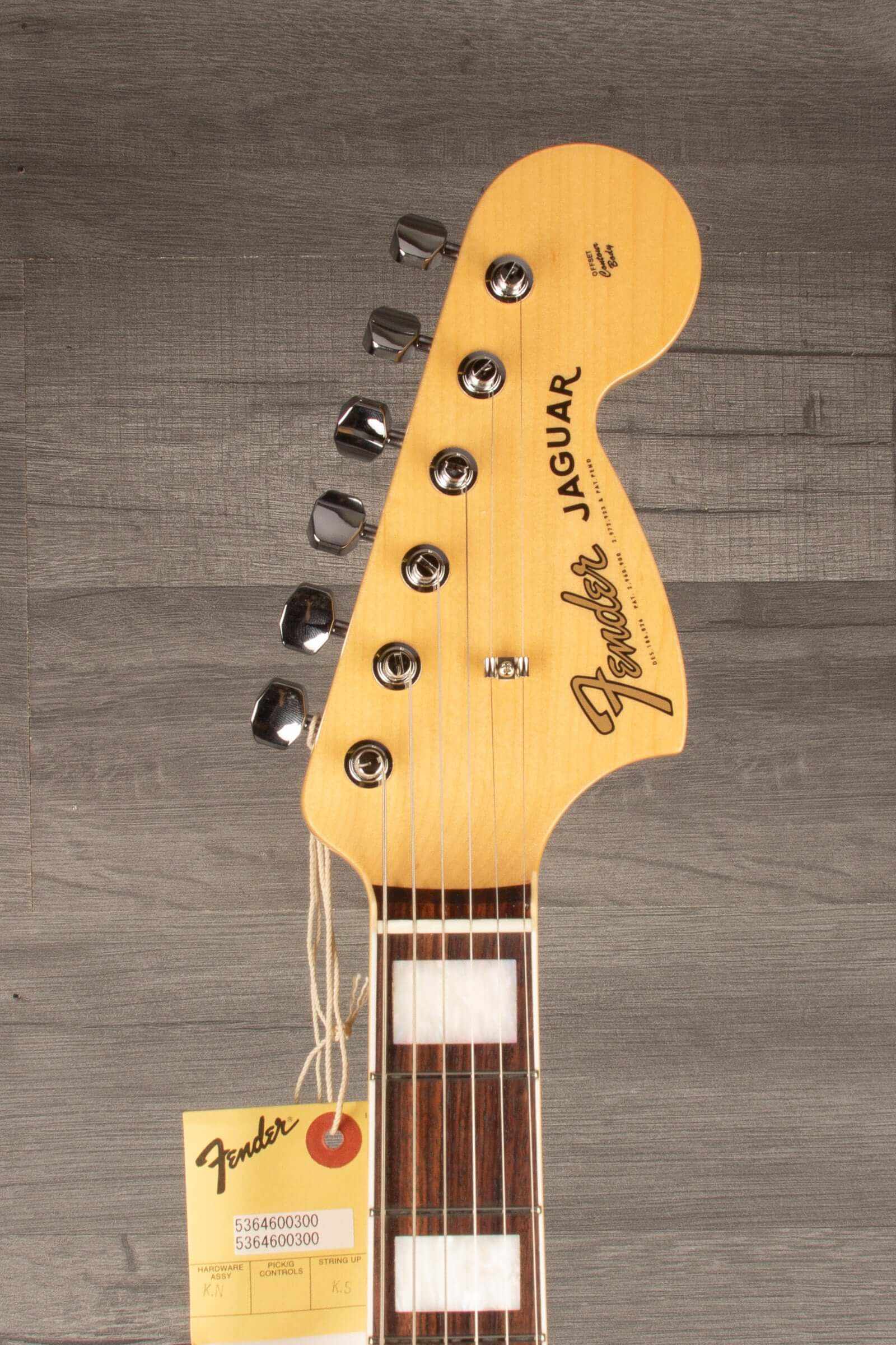 Fender - Traditional Late 60s Jaguar® 3 colour sunburst - Made in Japan