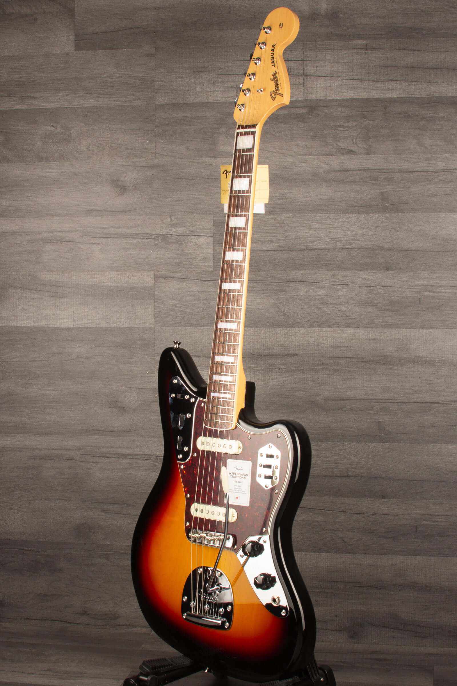 Fender - Traditional Late 60s Jaguar® 3 colour sunburst - Made in Japan