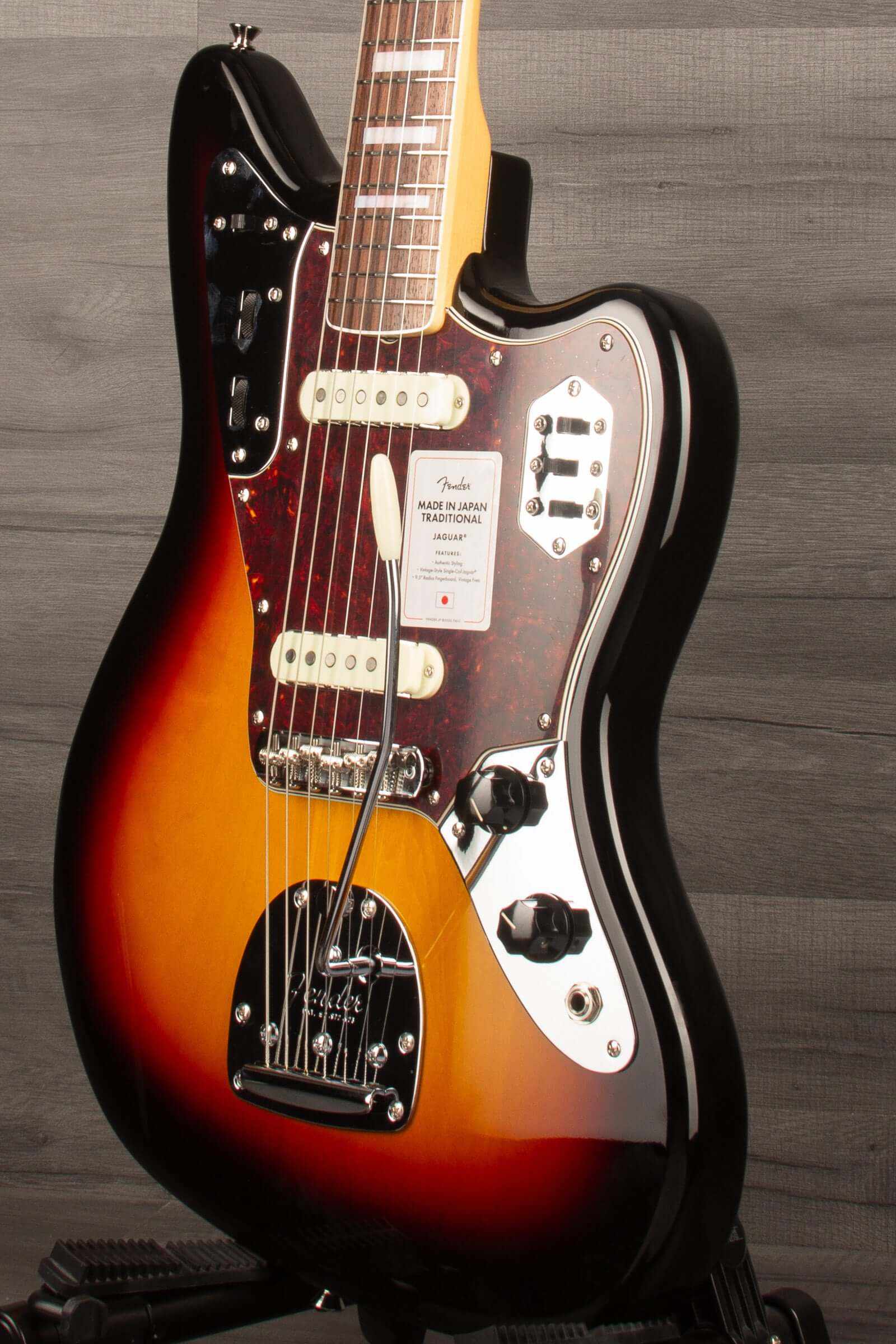 Fender - Traditional Late 60s Jaguar® 3 colour sunburst - Made in Japan