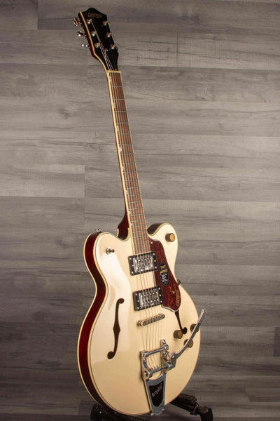Gretsch G2622T Streamliner™ Center Block Double-Cut with Bigsby®, Laurel Fingerboard, Broad’Tron™ BT-3S Pickups, Vintage White
