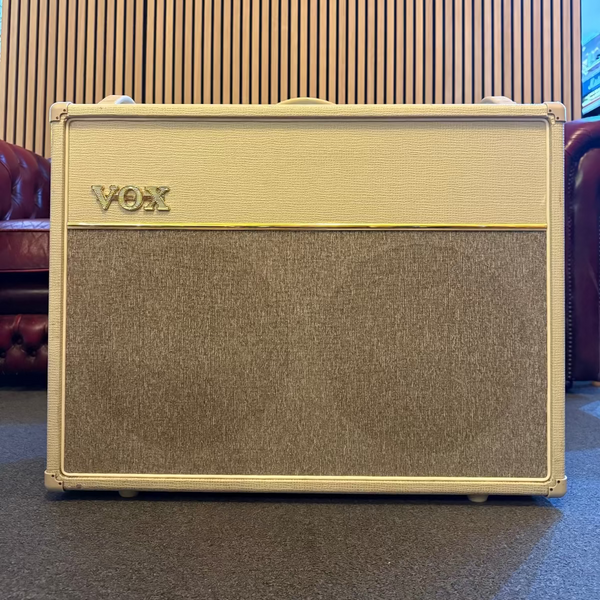 USED - Vox Guitar Amplifier - AC30C2 White