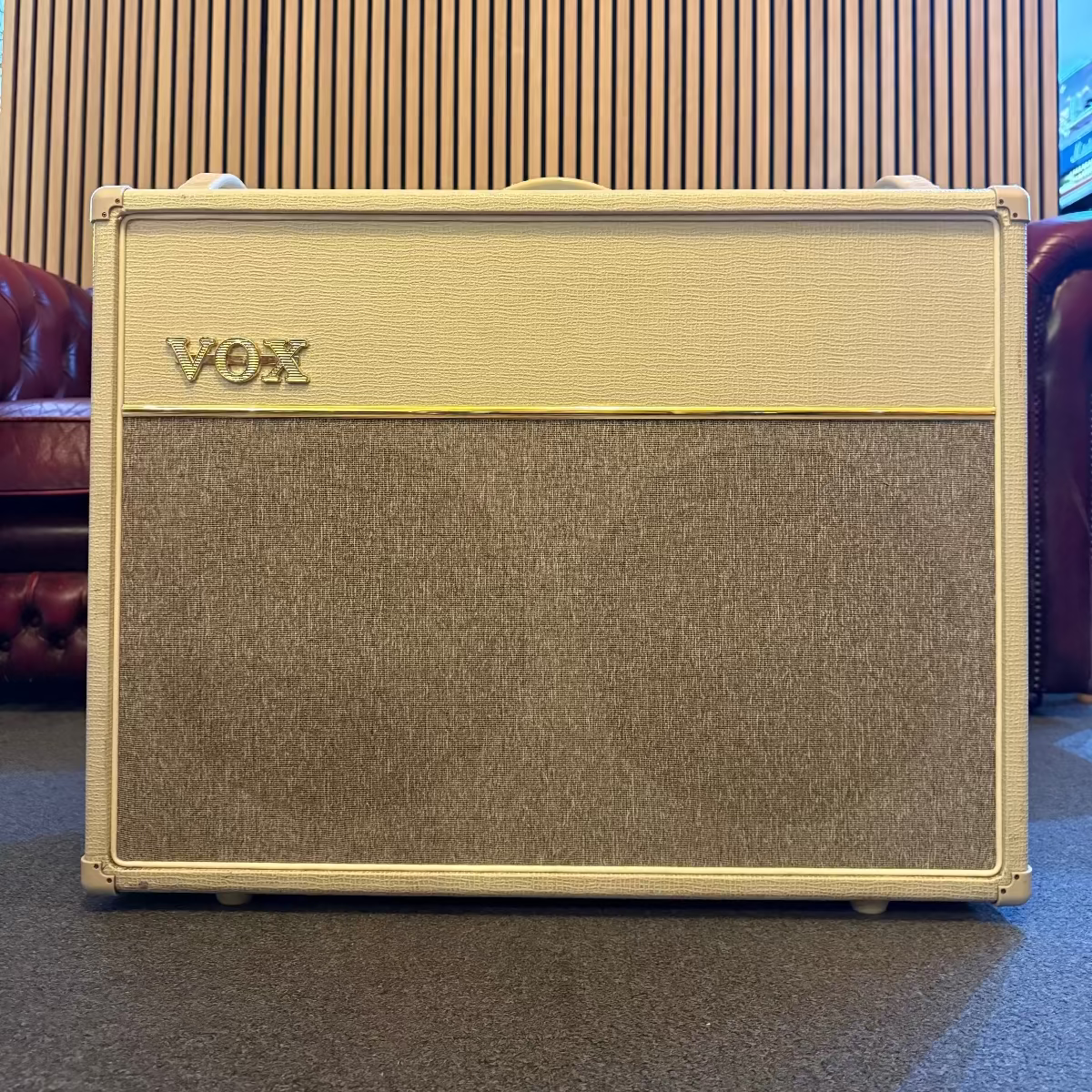 USED - Vox Guitar Amplifier - AC30C2 White
