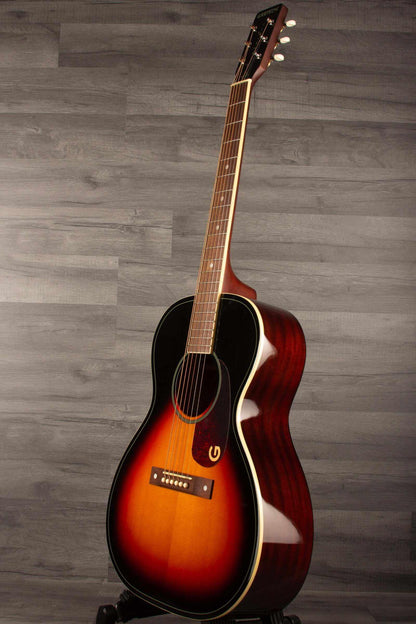 Gretsch Jim Dandy™ Concert LTD guitar with solid spruce top and walnut fingerboard in Heritage Burst design.